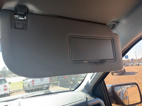 Used 2022 Ford F150 Lariat image 34