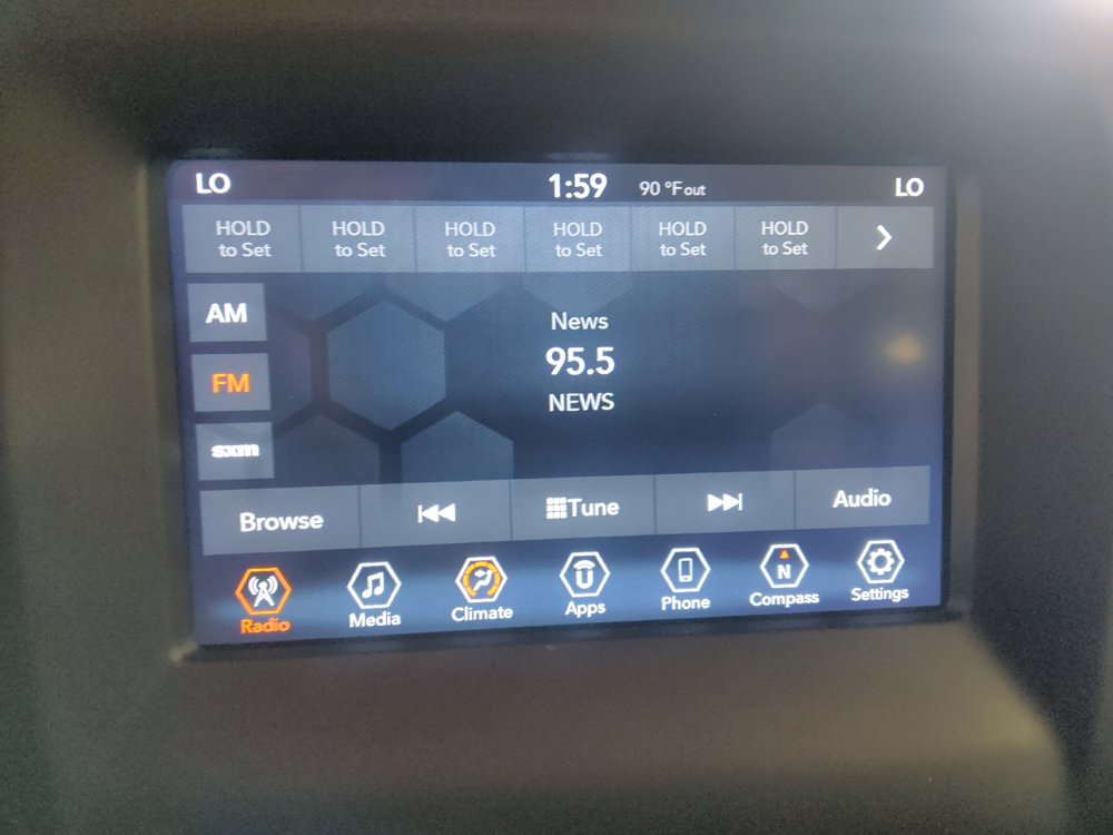 Used 2019 Jeep Compass Latitude FWD image 25