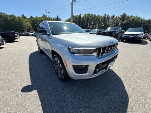 Certified 2021 Jeep Grand Cherokee L Overland w/ Luxury Tech Group IV AWD/4WD image 7