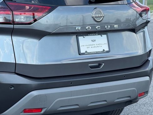 Used 2023 Nissan Rogue S FWD image 9