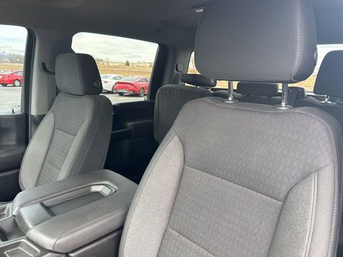 Used 2022 Chevrolet Silverado 2500 Custom w/ Custom Convenience Package AWD/4WD image 15
