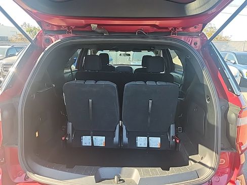 Used 2018 Ford Explorer XLT FWD image 19