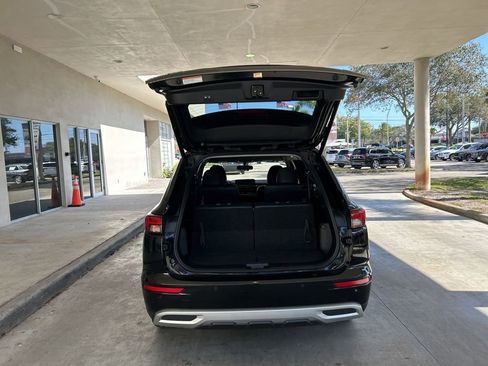 Used 2024 Mitsubishi Outlander SE image 35