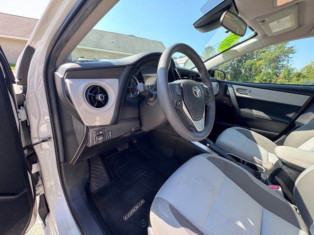 Used 2019 Toyota Corolla LE FWD image 26