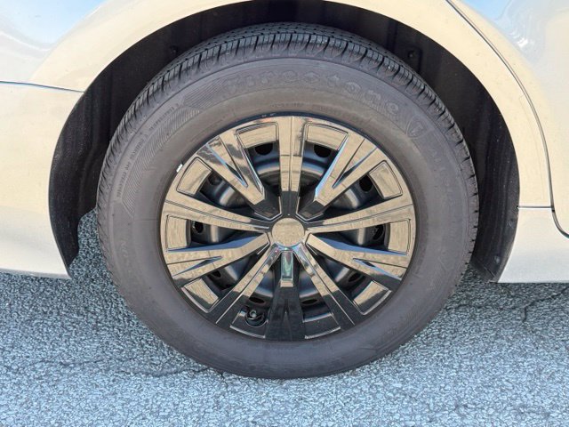 Used 2024 Toyota Camry LE FWD image 10