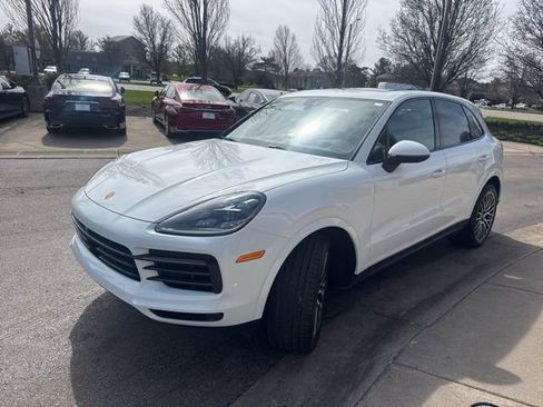 Used 2023 Porsche Cayenne Platinum Edition AWD/4WD image 9
