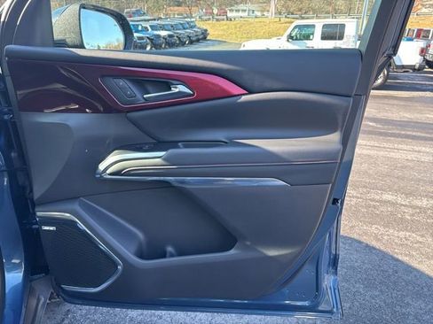 Used 2025 Chevrolet Traverse Z71 w/ Enhanced Driving Package image 20