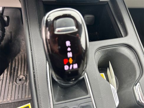 Used 2023 Cadillac XT4 Luxury w/ Cold Weather Package image 22