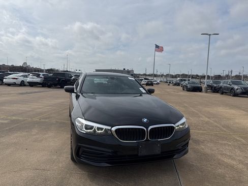 Used 2019 BMW 530i xDrive w/ Convenience Package image 3