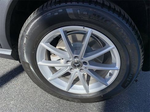 Used 2025 Mercedes-Benz GLE 450 4MATIC image 35