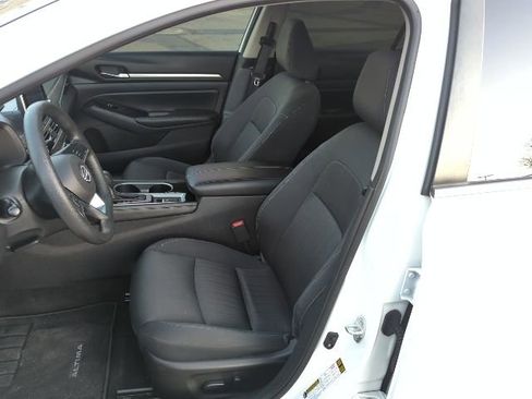 Used 2023 Nissan Altima 2.5 SV image 5