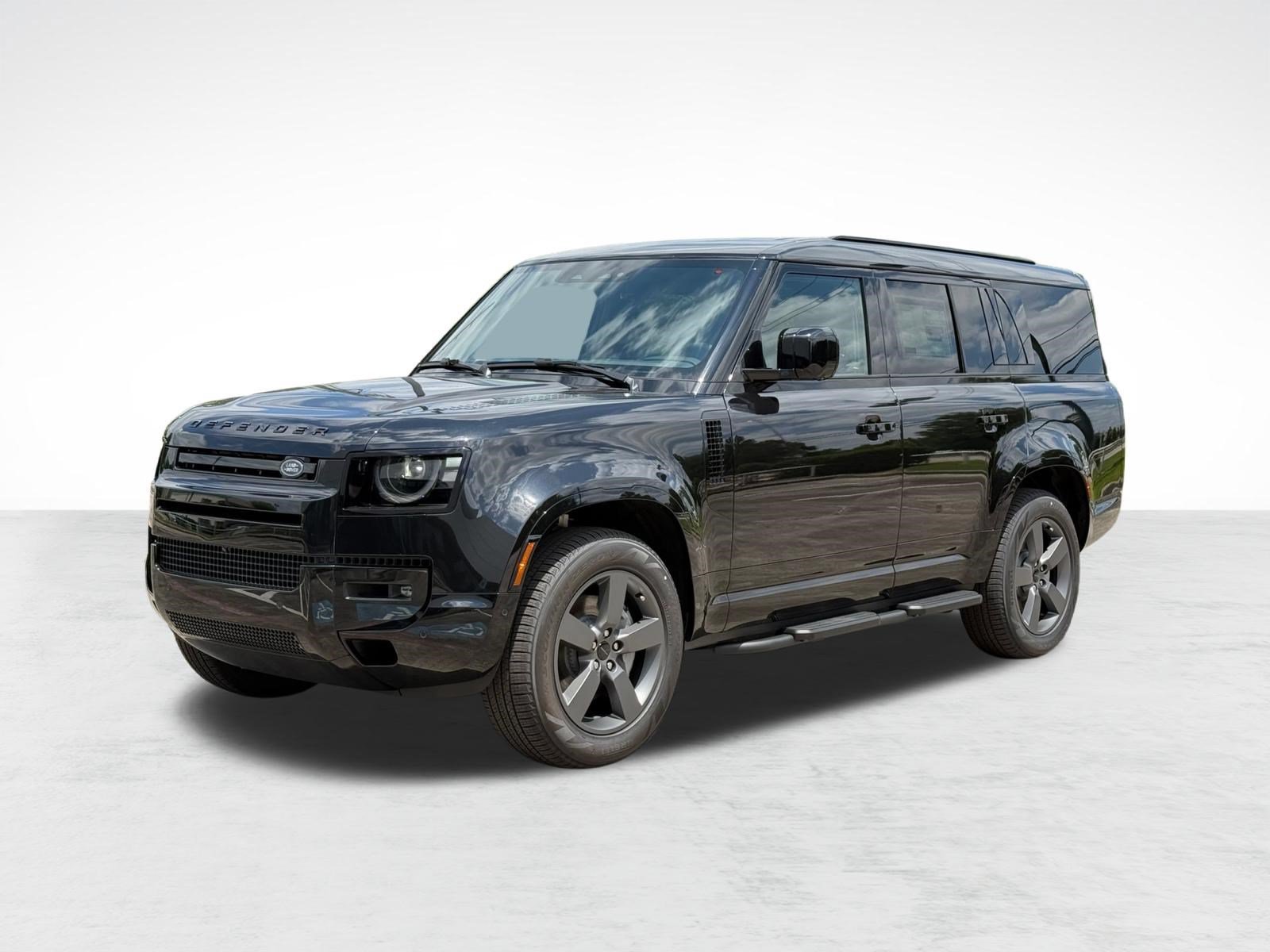 Used 2026 Land Rover Defender 130 X-Dynamic SE AWD/4WD image 1