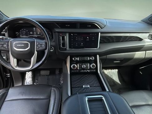 Used 2024 GMC Yukon Denali AWD/4WD image 16