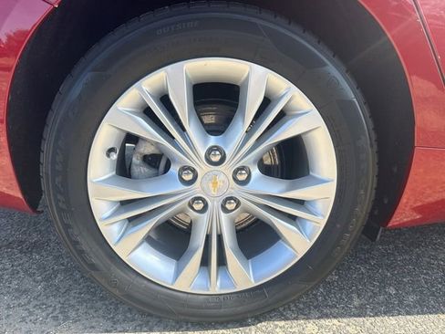 Used 2015 Chevrolet Impala LT w/ Convenience Package image 18