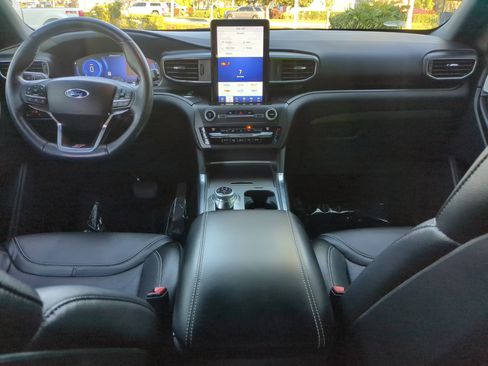 Used 2020 Ford Explorer ST w/ ST Street Pack image 15