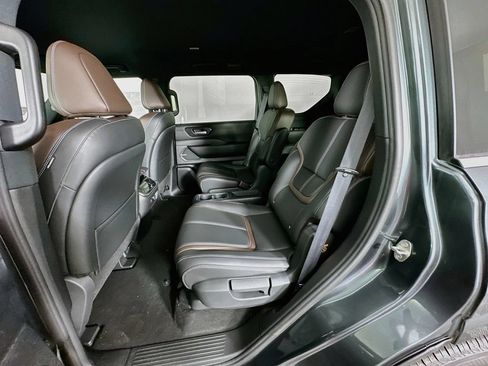 New 2026 Nissan Armada SL w/ Captain's Chari Seat Package AWD/4WD image 32