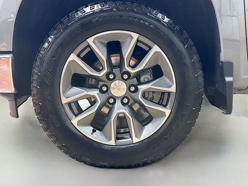 Used 2024 Chevrolet Silverado 1500 LT image 31