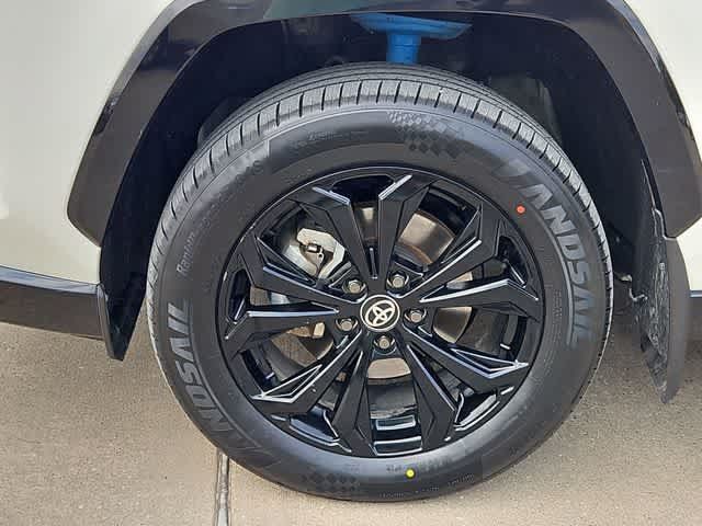 Used 2022 Toyota RAV4 SE AWD/4WD image 13