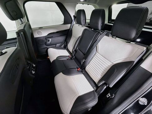 Used 2025 Land Rover Discovery S AWD/4WD image 26