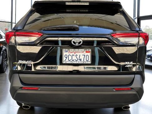 Used 2019 Toyota RAV4 XLE image 9