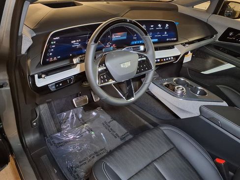 Used 2026 Cadillac Optiq Luxury 2 image 15