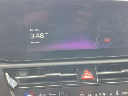 Used 2024 Kia Niro Wave FWD image 22