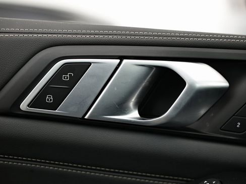 Used 2025 BMW X5 xDrive50e w/ Executive Package image 15