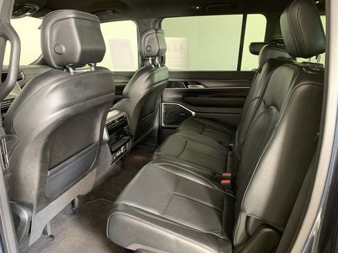 Used 2023 Jeep Wagoneer L Series II AWD/4WD image 26