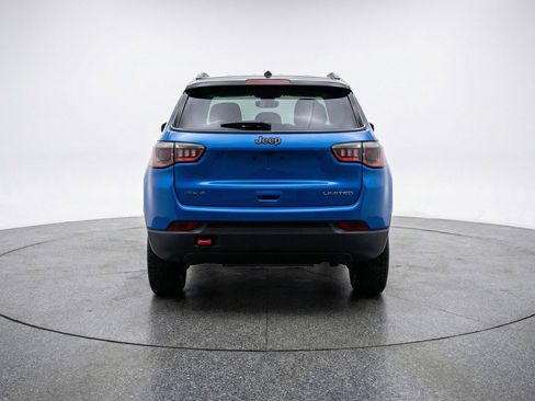 Used 2025 Jeep Compass Trailhawk AWD/4WD image 7