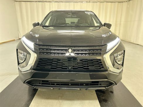 Used 2024 Mitsubishi Eclipse Cross SEL image 3