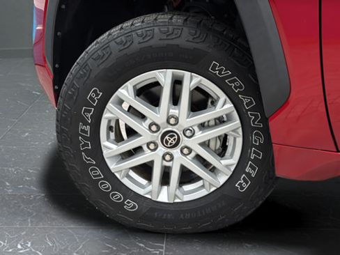 Used 2022 Toyota Tundra SR5 AWD/4WD image 35