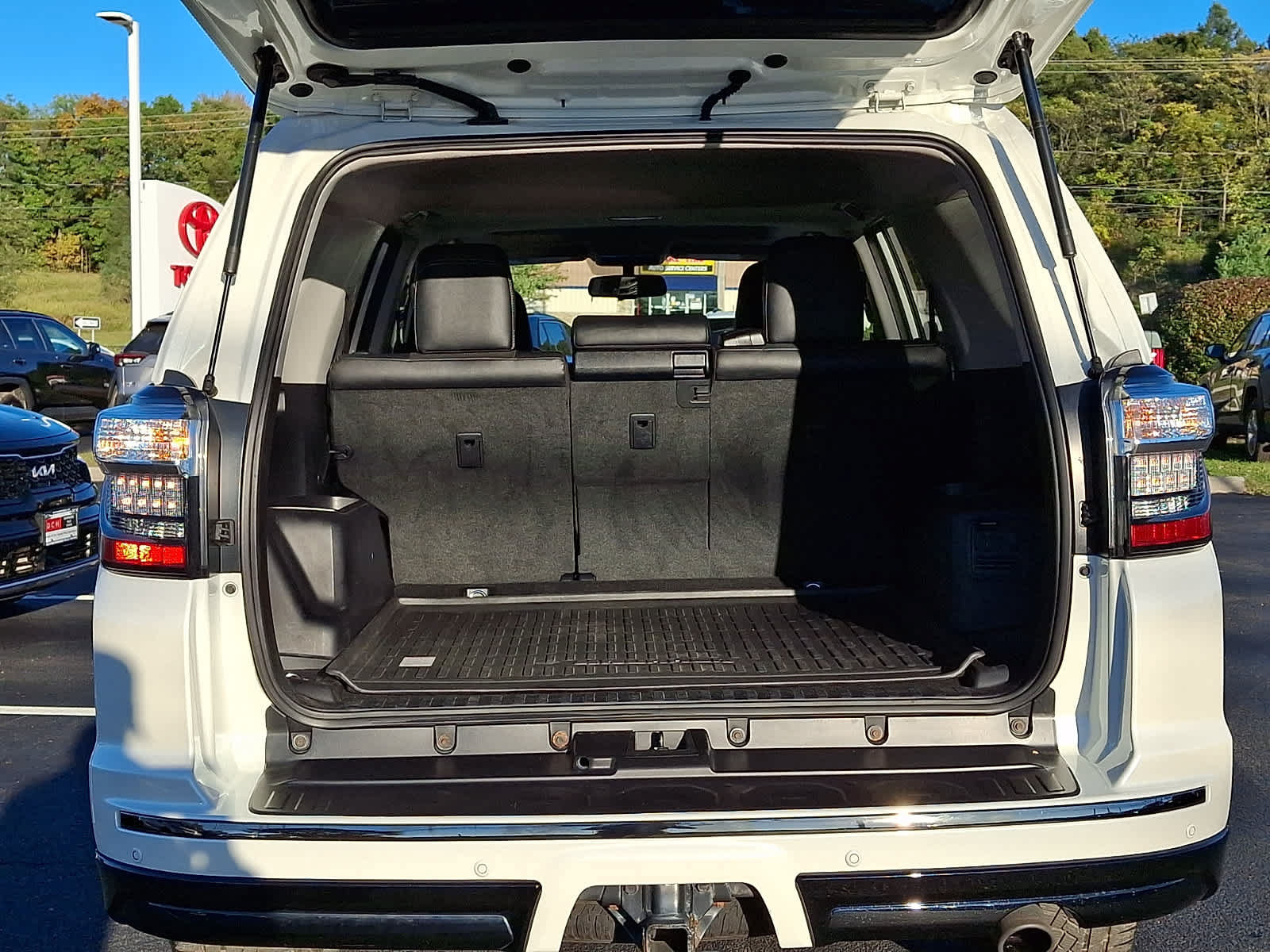 Used 2019 Toyota 4Runner Limited AWD/4WD image 31