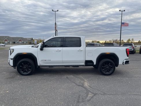Used 2024 GMC Sierra 2500 AT4 w/ AT4 Premium Plus Package image 11