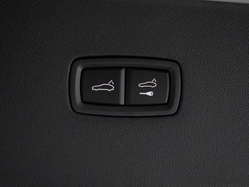 Certified 2025 Porsche Cayenne Coupe image 14