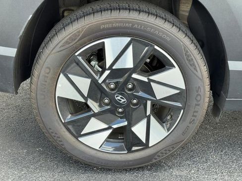 Used 2025 Hyundai Kona SEL FWD image 12