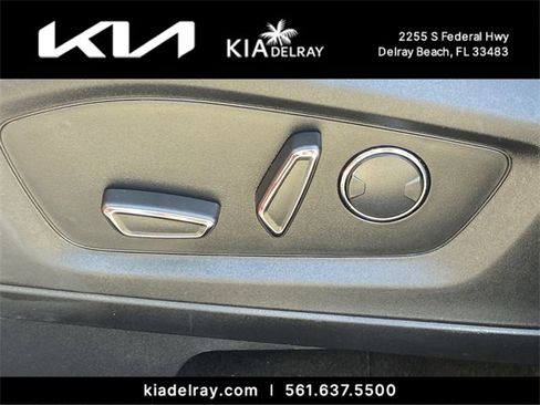 Used 2020 Ford Explorer Limited image 19