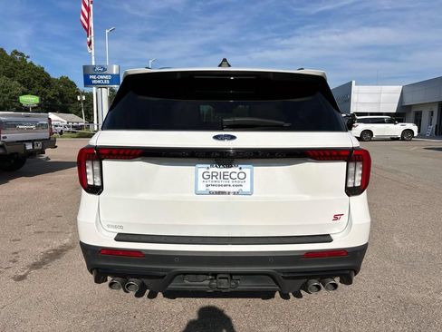 Used 2025 Ford Explorer ST AWD/4WD image 4