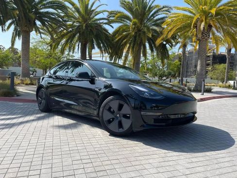 Used 2023 Tesla Model 3 Standard Range RWD image 4