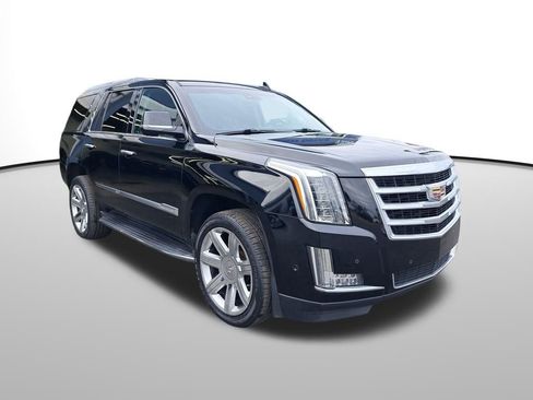 Used 2018 Cadillac Escalade Luxury image 8