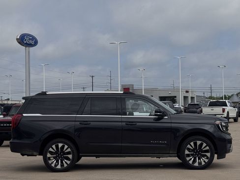 New 2026 Ford Expedition Max Platinum AWD/4WD image 3