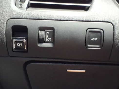Used 2019 Chevrolet Impala LT FWD image 14