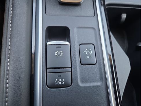Used 2025 Nissan Pathfinder SL AWD/4WD image 22