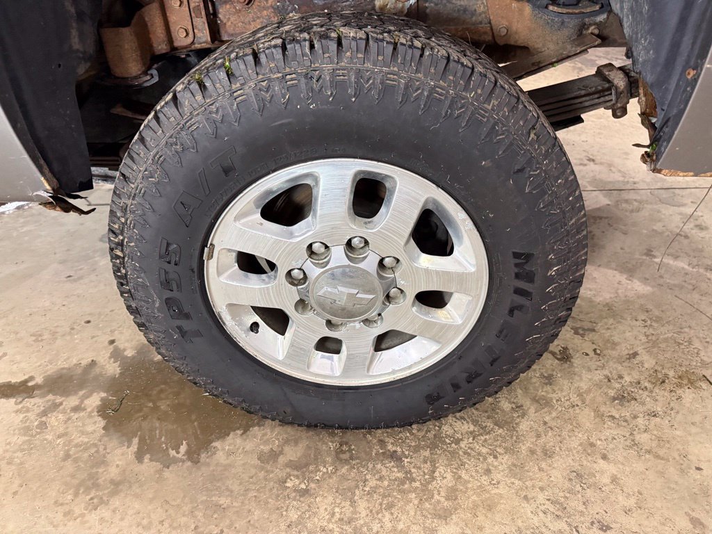 Used 2013 Chevrolet Silverado 3500 LT w/ Interior Plus Package AWD/4WD image 27