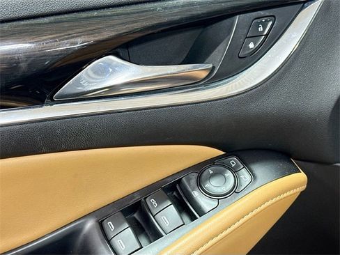 Used 2019 Buick Enclave Essence image 16