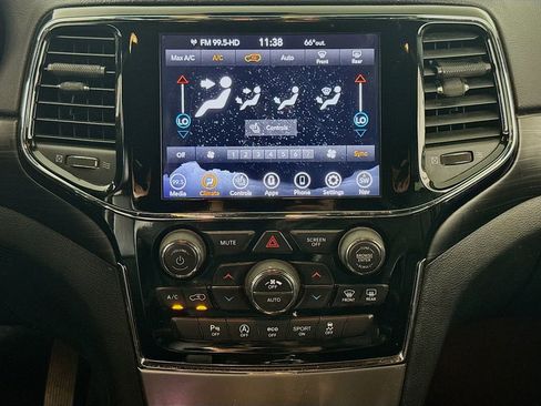 Used 2020 Jeep Grand Cherokee Altitude image 16