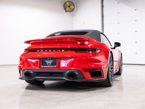 Used 2024 Porsche 911 Cabriolet AWD/4WD image 4
