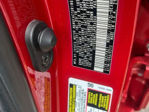 Used 2018 Toyota Corolla LE image 31