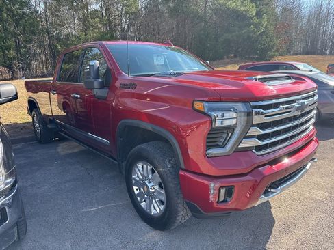 Used 2024 Chevrolet Silverado 2500 High Country w/ High Country Premium Package image 2