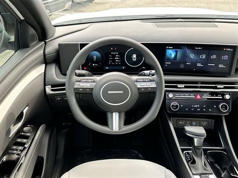 Certified 2025 Hyundai Santa Cruz SEL image 17