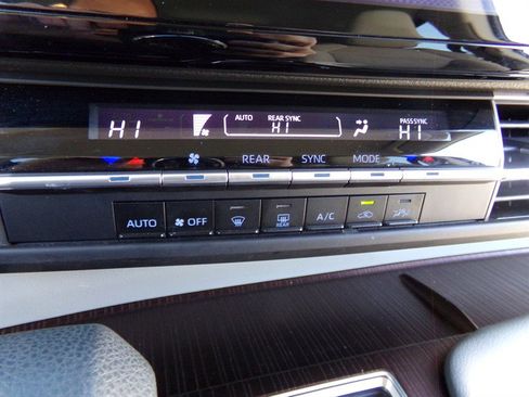 Used 2024 Toyota Sienna LE image 51